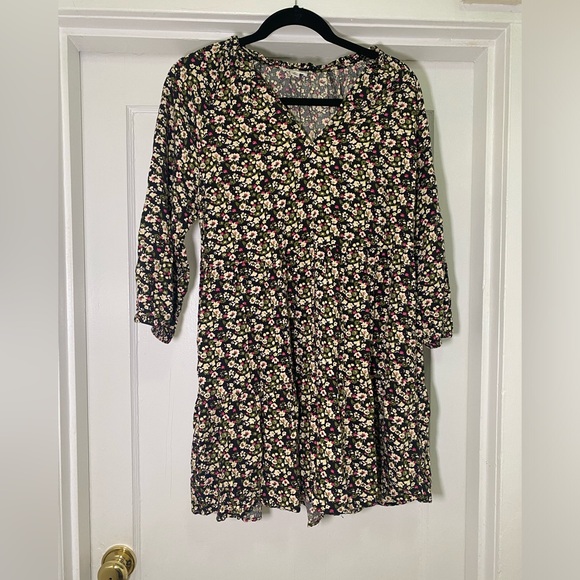 EUC Caralyn Mirand The Drop Ruffle-Neck Tiered Mini Dress, Black Floral Print - Picture 4 of 11